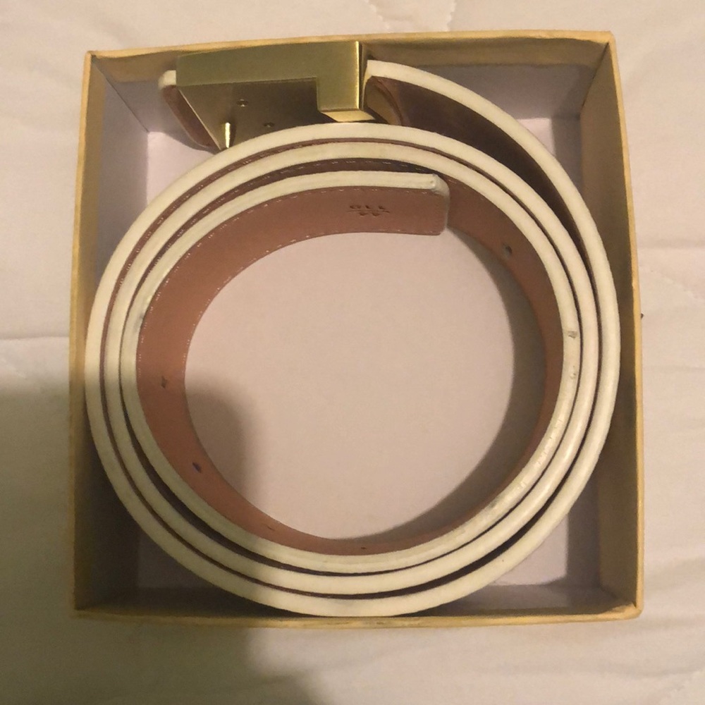 LV white and blueish checkered belt